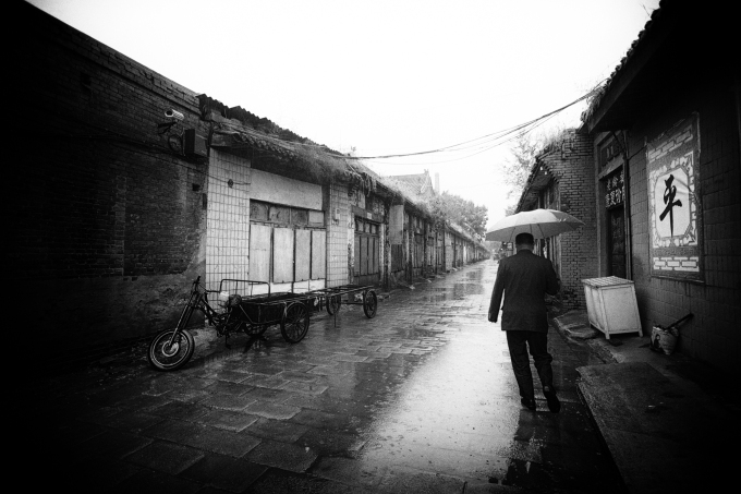 thoughts washed out by the falling rain (Pingyao)--photo by Mimo